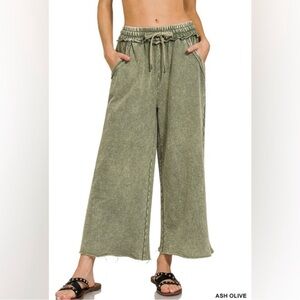 NEW Acid Wash Ash Olive Cotton Cropped Sweats Size Medium